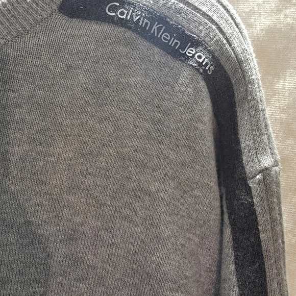 Calvin Klein Jeans Gray Crewneck Sweater with Black Stripes Womens XL - Picture 3 of 5